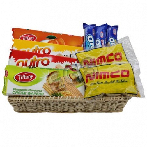 Sweet and Salty Hamper delivery to Pakistan