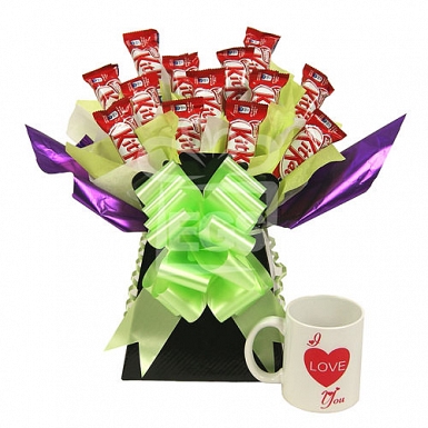 Kit Kat Bouquet with Love You Mug