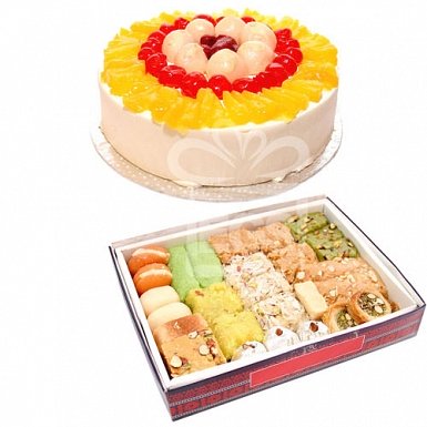 4 KG Mix Mithai Tokra with 4Lb Cake from 5star Hotel